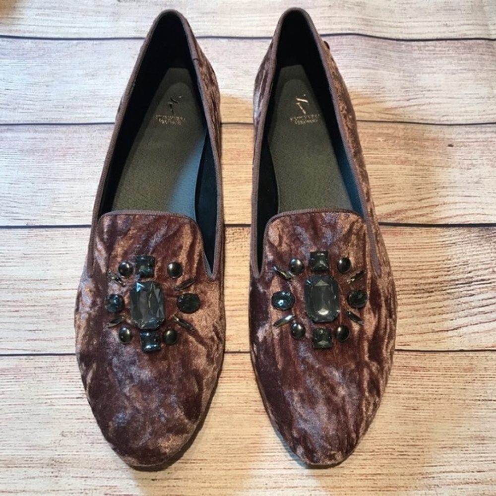 NIB Mauve crushed velvet smoking flats - Picture 3 of 7